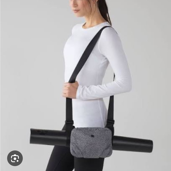 Lululemon essential yoga mat carrier with pouch - Picture 1 of 13